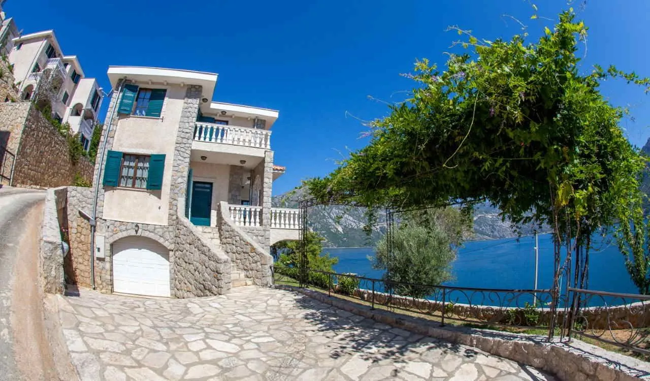 Sale, house, 235m², Kostanjica, Kotor
