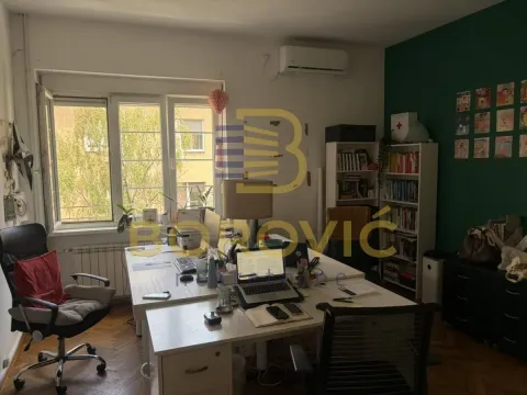 Rent, four bedroom apartment, 115m², Vračar Sve Podlokacije, Beograd - image 7