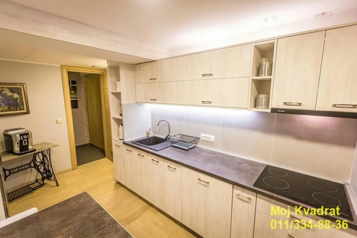 Rent, two bedroom apartment, 150m², Šumice, Beograd