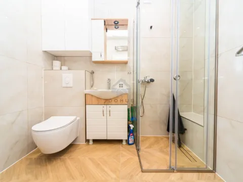 Izdavanje, poslovni prostor, 62m², Centar, Podgorica - image 5