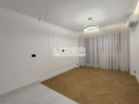 Sale, two bedroom apartment, 43m², Južni Bulevar, Vračar Sve Podlokacije - image 5