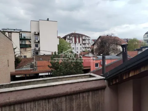 Izdavanje, dvosoban stan, 80m², Vračar Sve Podlokacije, Beograd - image 12