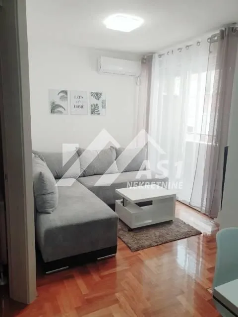 Izdavanje, jednosoban stan, 30m², Bulevar Oslobodjenja, Novi Sad Sve Podlokacije