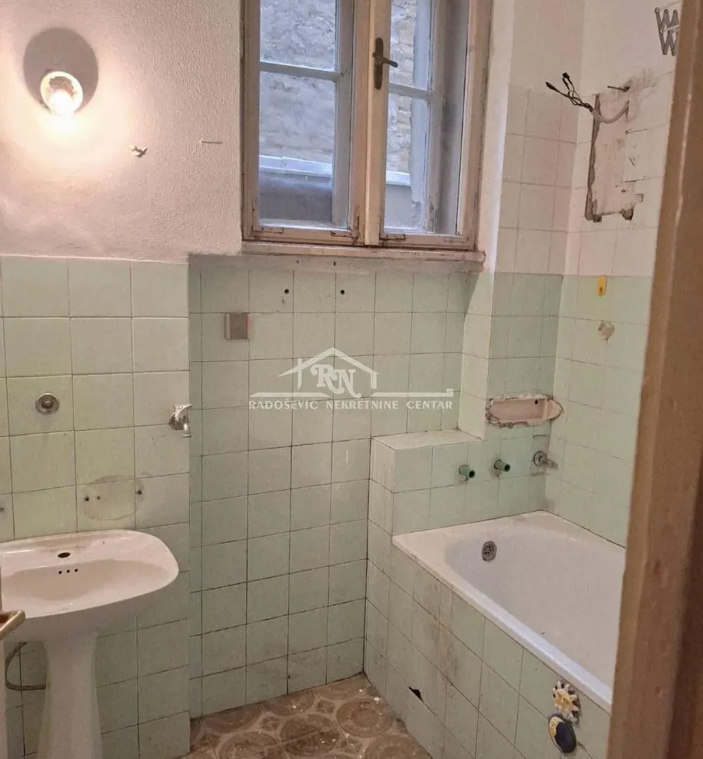 Sale, four bedroom apartment, 91m², Stari Grad, Beograd