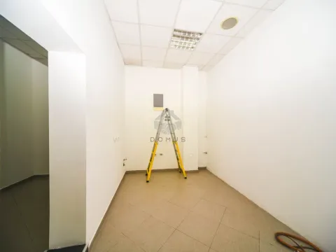 Rent, office space, 67m², Pobrežje, Podgorica - image 6