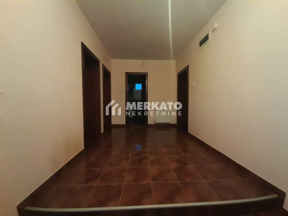 Prodaja, kuća, 369m², Centar, Zrenjanin