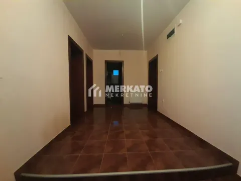 Sale, house, 369m², Centar, Zrenjanin - image 11