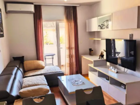 Izdavanje, jednosoban stan, 43m², Integralovo, Nikšić