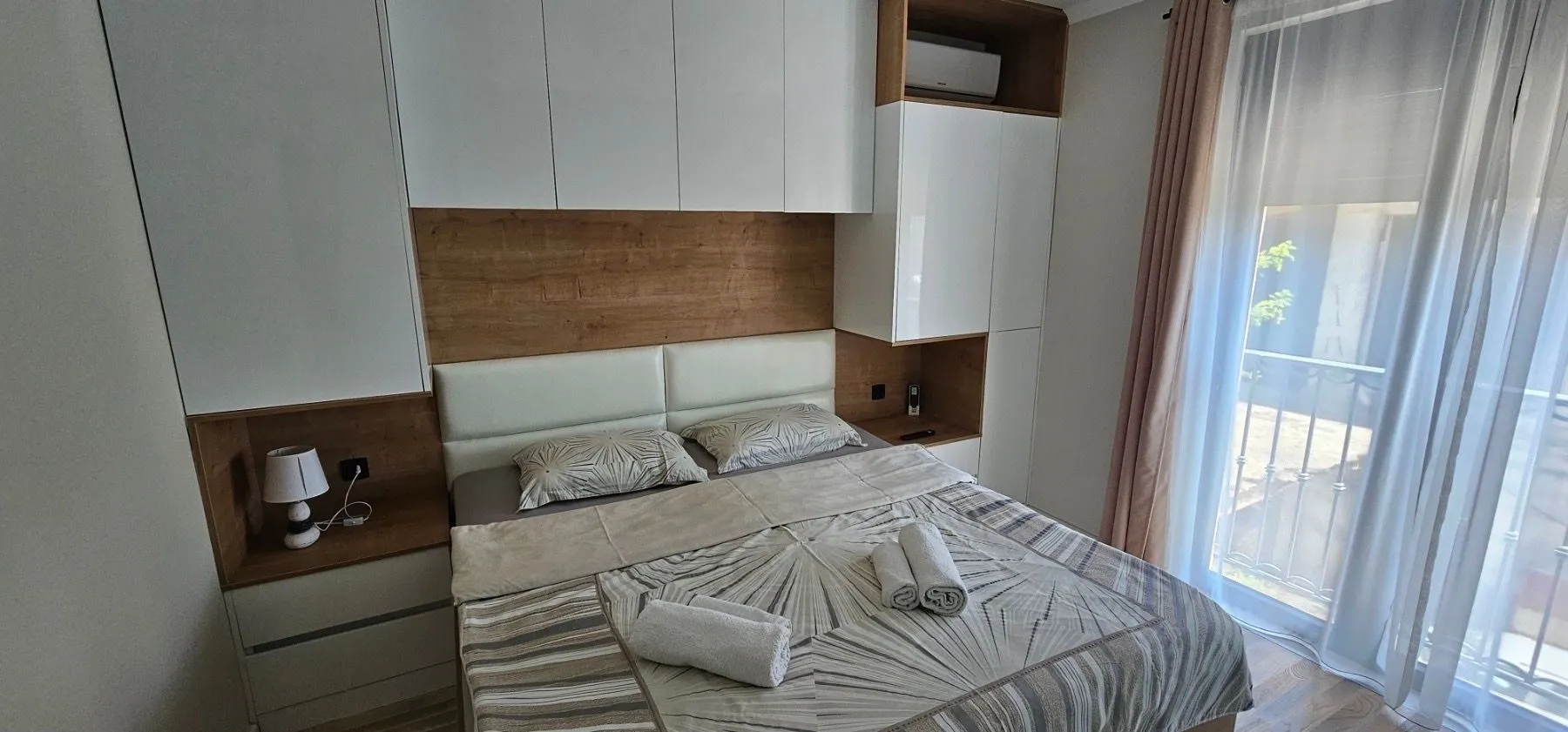 Izdavanje, jednosoban stan, 55m², Centar, Tivat