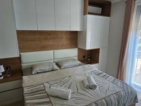 Rent, one bedroom apartment, 55m², Centar, Tivat - image 12