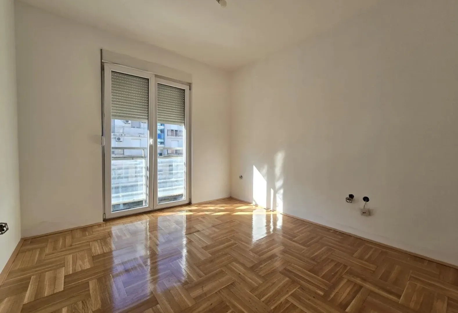 Prodaja, dvosoban stan, 73m², Nova Dalmatinska, Podgorica