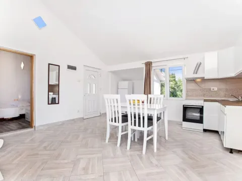 Rent, house, 110m², Tivat, Crna Gora - image 19