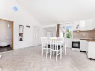 Izdavanje, kuća, 110m², Tivat, Crna Gora - image 19