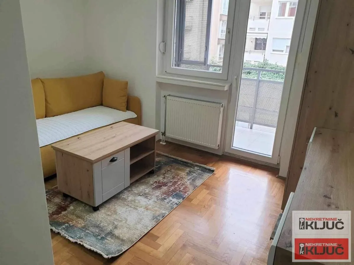 Izdavanje, garsonjera, 25m², Sajmište, Novi Sad