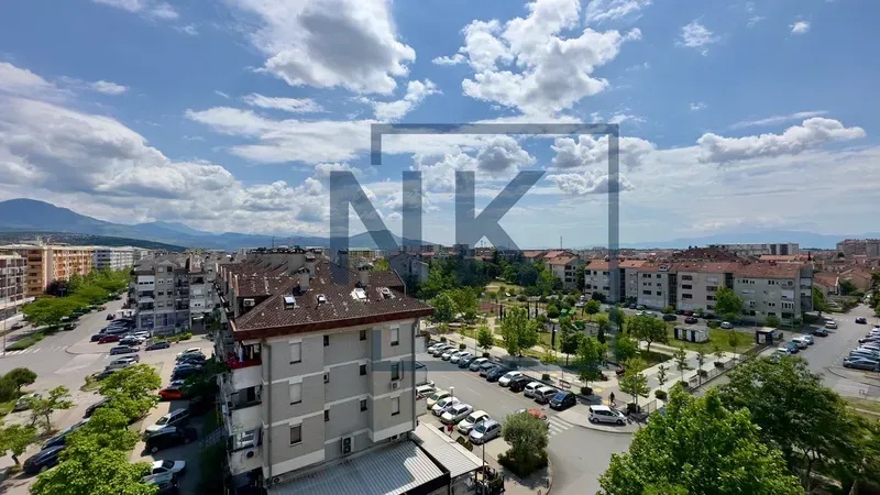 Prodaja, trosoban stan, 130m², Stari Aerodrom, Podgorica