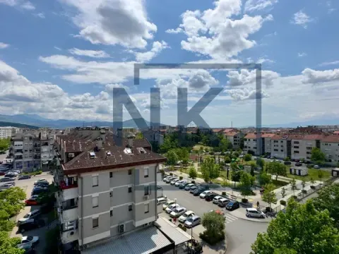 Prodaja, trosoban stan, 130m², Stari Aerodrom, Podgorica - image 13