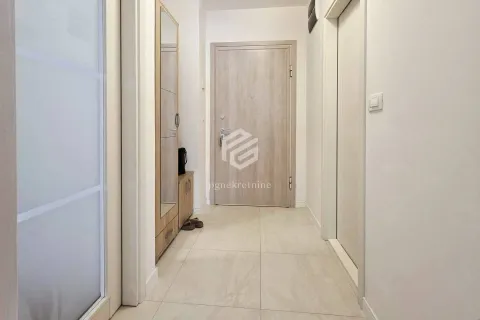 Izdavanje, jednosoban stan, 49m², Central Point, Podgorica - image 8