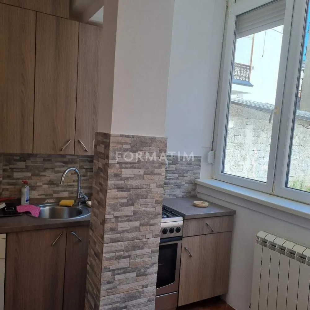 Izdavanje, dvosoban stan, 52m², Stari Grad, Beograd