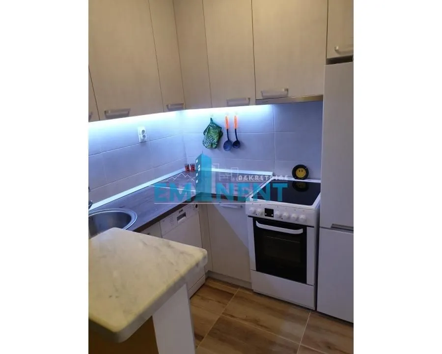 Izdavanje, stan, 34m², Zemun Centar, Zemun Sve Podlokacije
