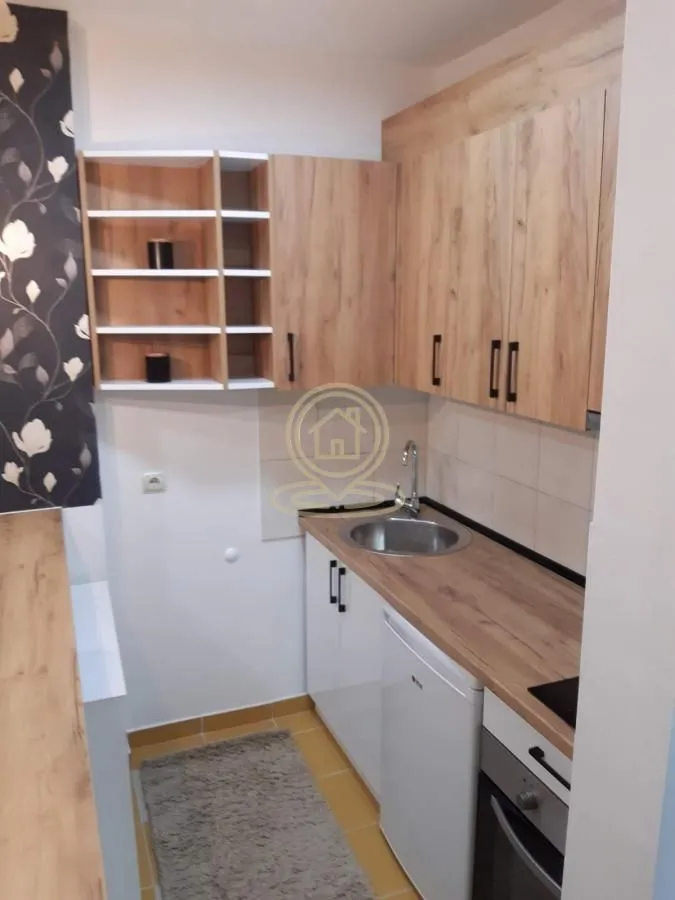 Izdavanje, jednosoban stan, 39m², Bulevar Oslobodjenja, Novi Sad Sve Podlokacije