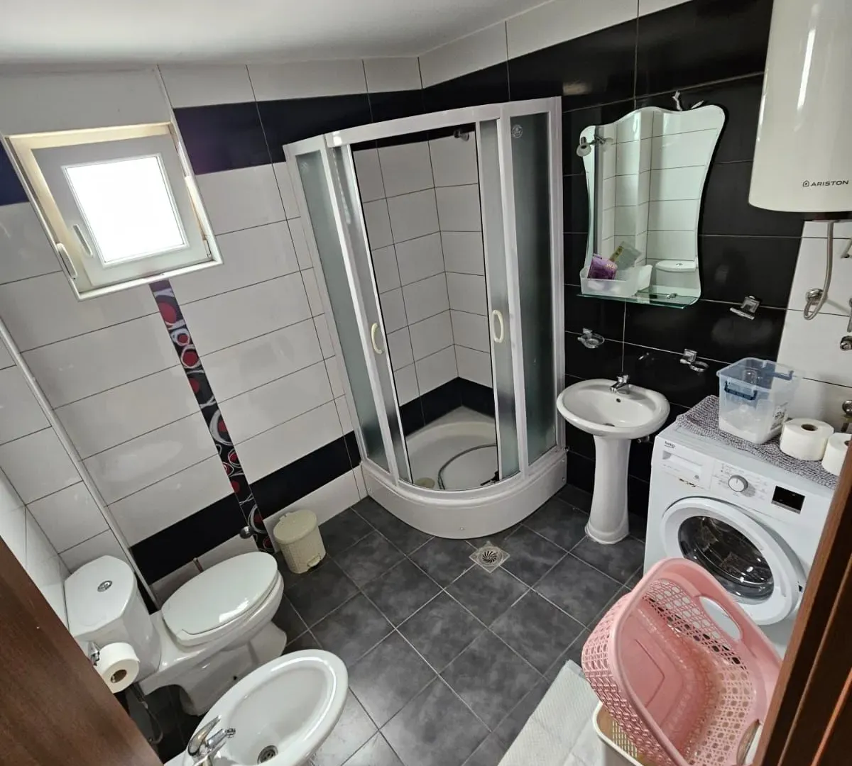Prodaja, trosoban stan, 96m², Ljubović, Podgorica