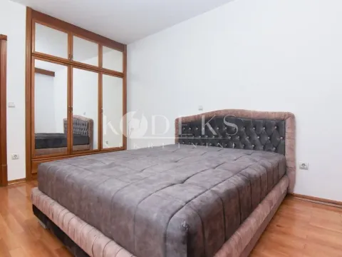 Izdavanje, dvosoban stan, 75m², Stara Varoš, Podgorica - image 13