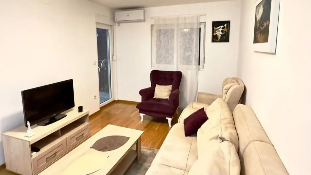 Izdavanje, jednosoban stan, 45m², Zagorič, Podgorica