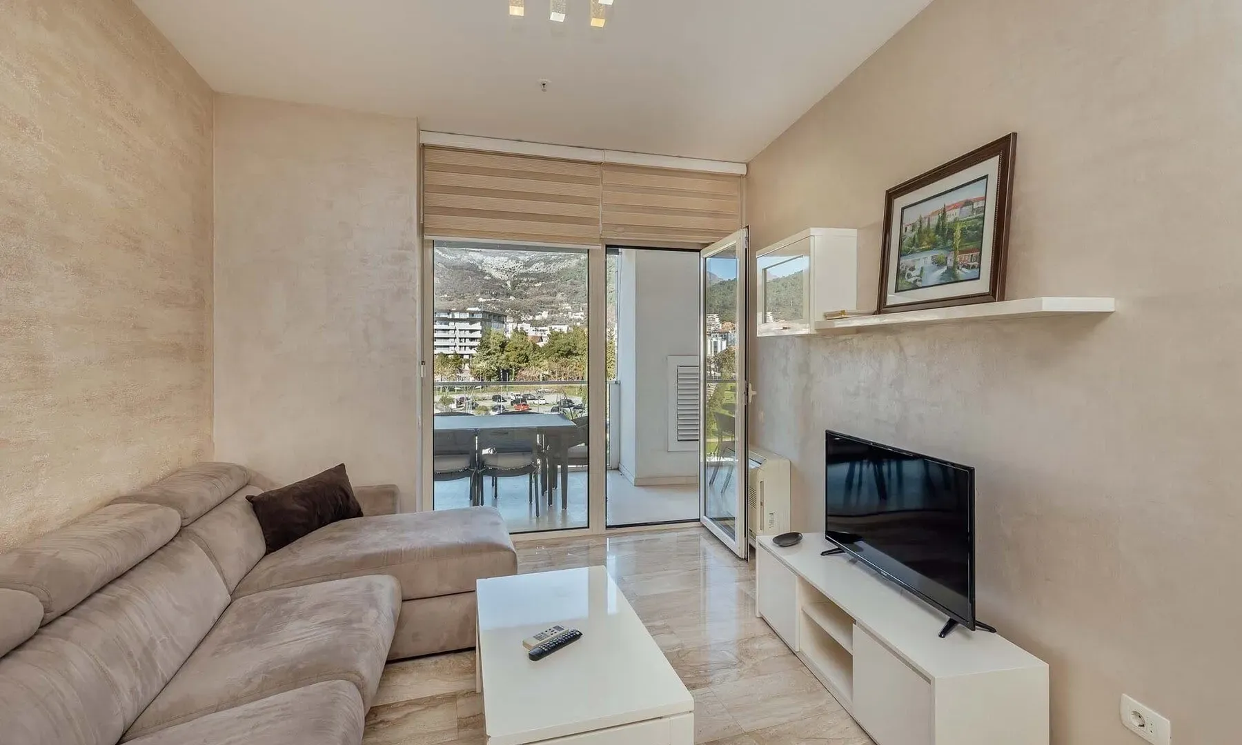 Prodaja, jednosoban stan, 63m², Tre Canne, Budva