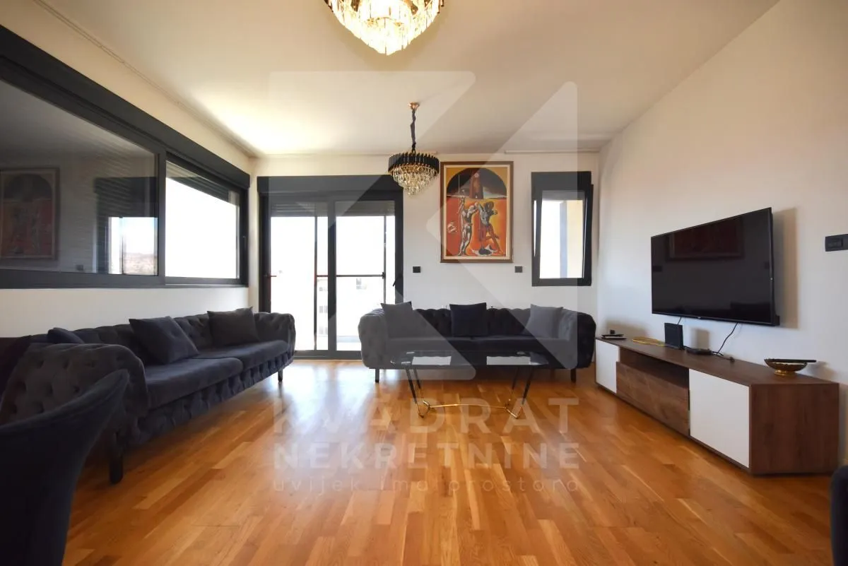 Izdavanje, trosoban stan, 130m², Dalmatinska ulica, Podgorica