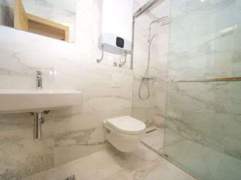 Izdavanje, trosoban stan, 104m², City Kvart, Podgorica - image 2