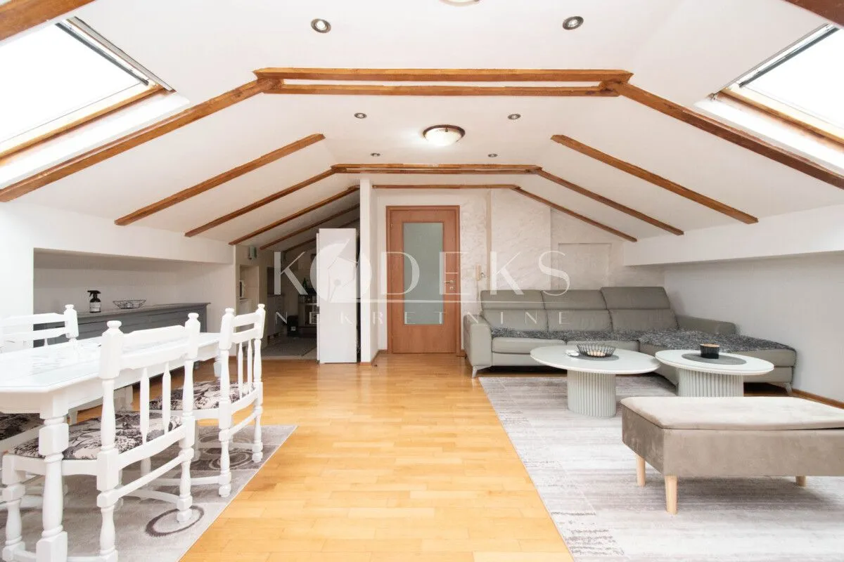 Izdavanje, dvosoban stan, 75m², Stari Aerodrom, Podgorica