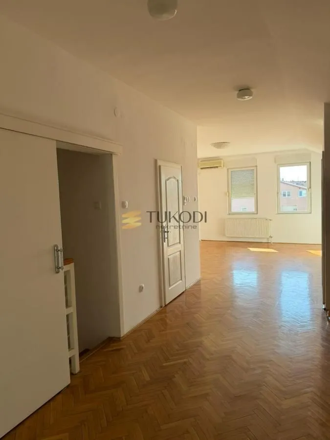 Sale, four bedroom apartment, 120m², Stari grad, Novi Sad