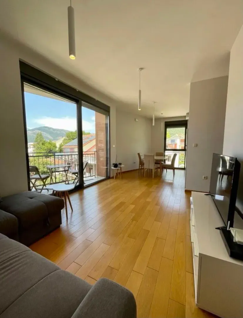 Izdavanje, dvosoban stan, 77m², Seljanovo, Tivat