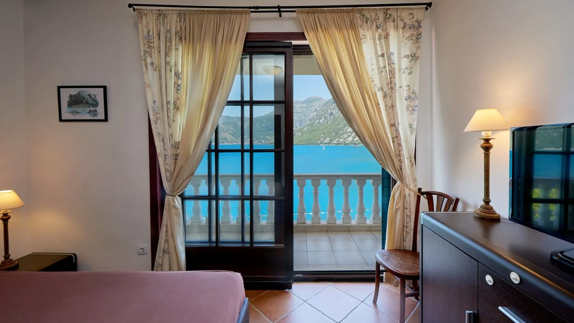 Sale, house, 235m², Kostanjica, Kotor