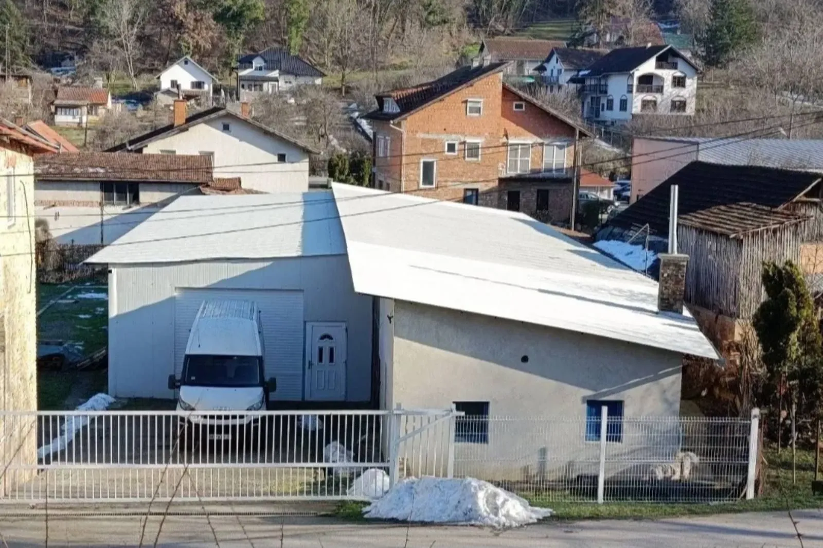 Rent, office space, 450m², Paragovo, Petrovaradin