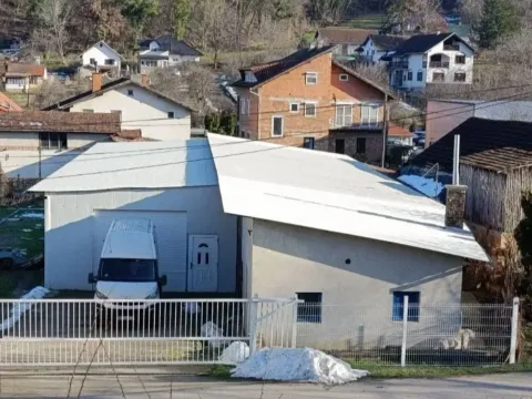 Poslovni prostor in Paragovo