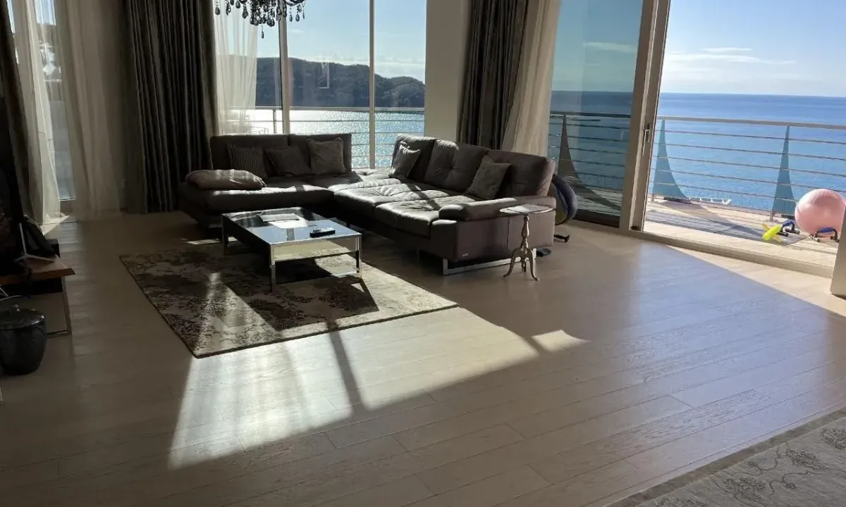 Prodaja, dvosoban stan, 178m², Centar, Budva