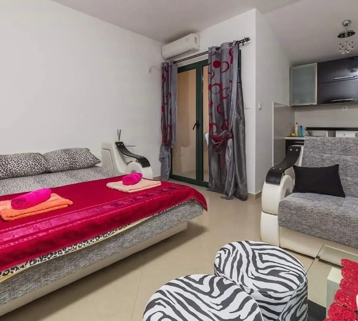 Rent, house, 280m², Centar, Budva