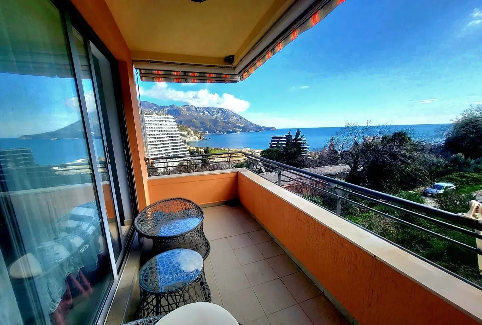 Prodaja, dvosoban stan, 64m², Bečići, Budva