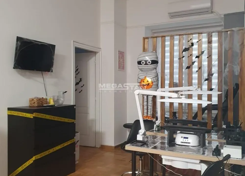 Izdavanje, poslovni prostor, 62m², Stari Grad, Beograd