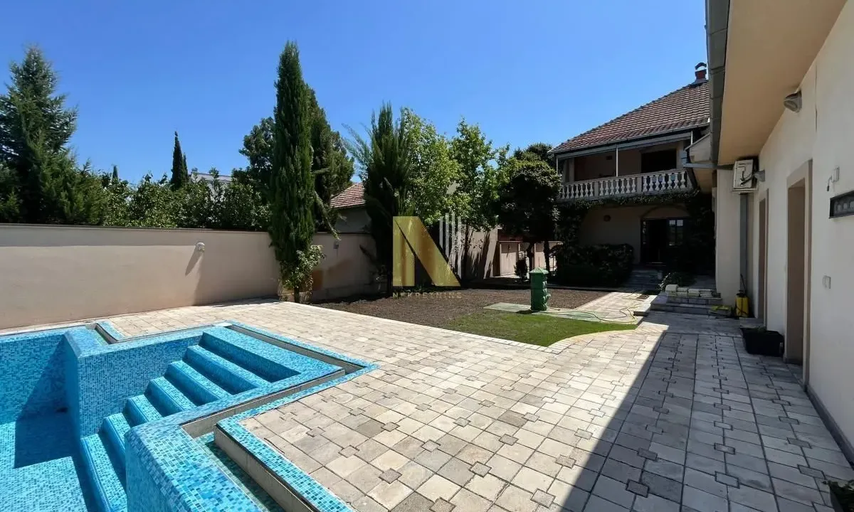 Izdavanje, kuća, 450m², Bulevar Evrope, Novi Sad Sve Podlokacije