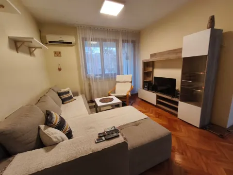 Rent, two bedroom apartment, 44m², Vojna Bolnica, Niš - image 9