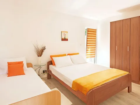 Rent, one bedroom apartment, 45m², Radanovići, Kotor - image 6