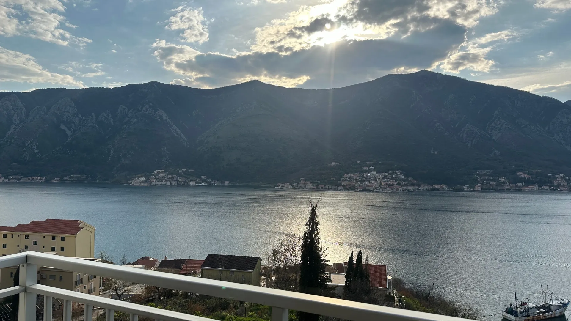 Prodaja, dvosoban stan, 75m², Grad, Kotor