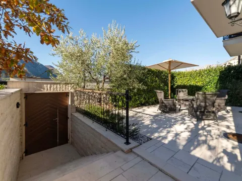 Prodaja, kuća, 193m², Dobrota, Kotor - image 32