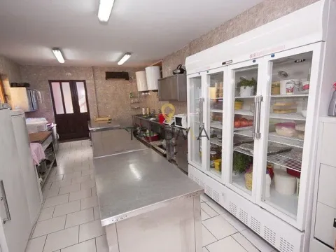 Prodaja, kuća, 1150m², Tološi, Podgorica - image 10