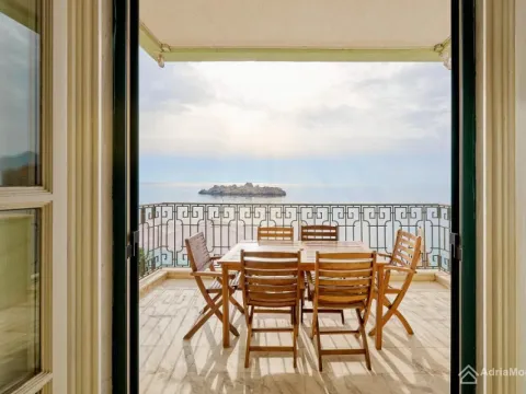 Sale, four bedroom apartment, 131m², Sveti Stefan, Budva