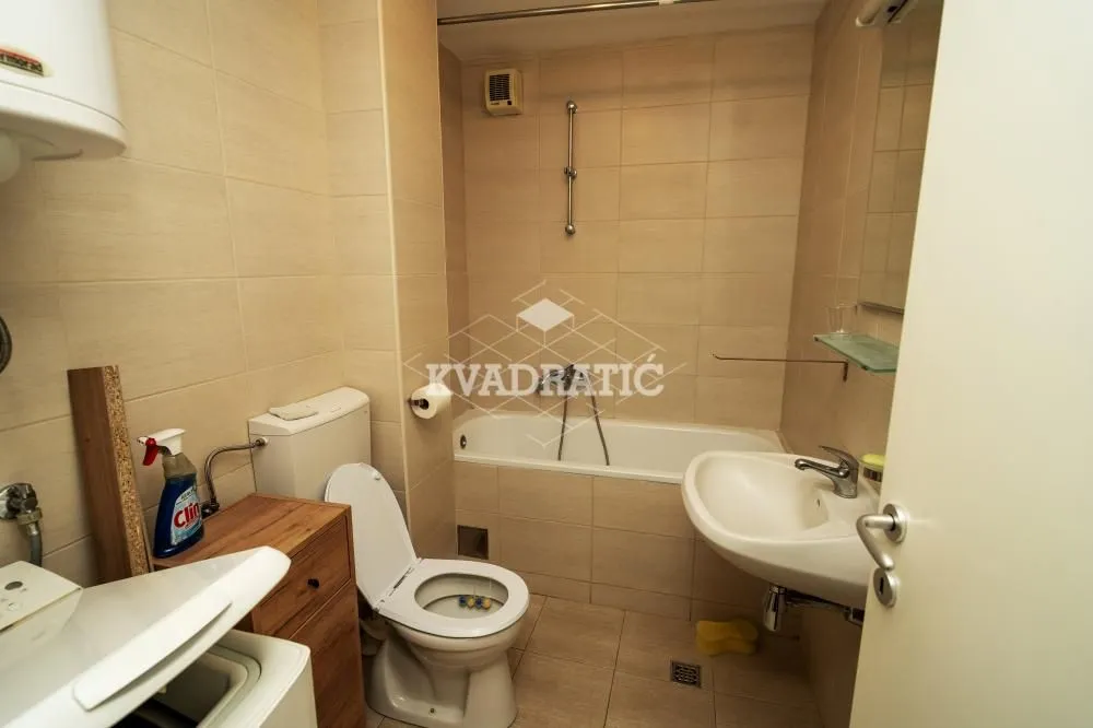 Izdavanje, dvosoban stan, 42m², Novi Beograd Blok 72, Novi Beograd Sve Podlokacije