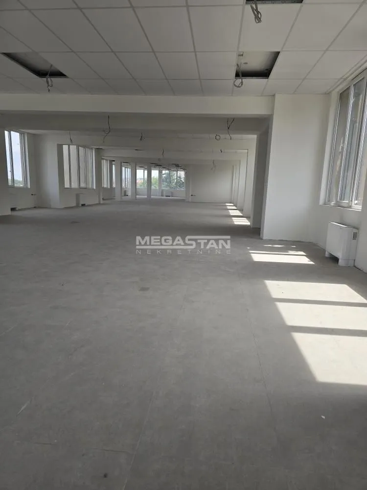 Rent, office space, 1200m², Čukarica, Beograd