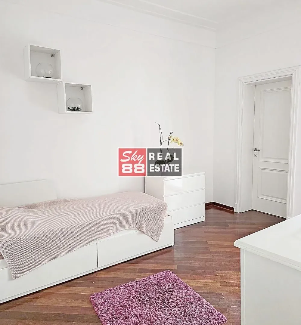 Izdavanje, trosoban stan, 86m², Kalenić Pijaca, Vračar Sve Podlokacije